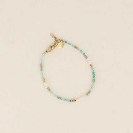 Bracelet sur fil - pierres naturelles, de petites perles d'eau douce et de perles en acier inoxydable