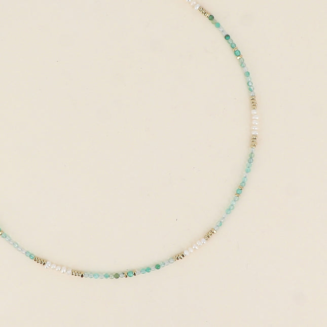 Collier sur fil Elion - pierres naturelles, de petites perles d'eau douce et de perles en acier inoxydable