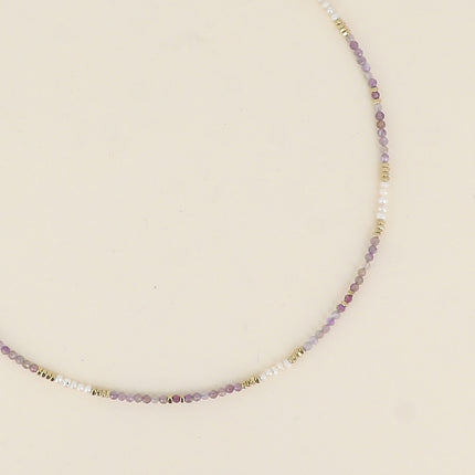 Collier sur fil - pierres naturelles, de petites perles d'eau douce et de perles en acier inoxydable
