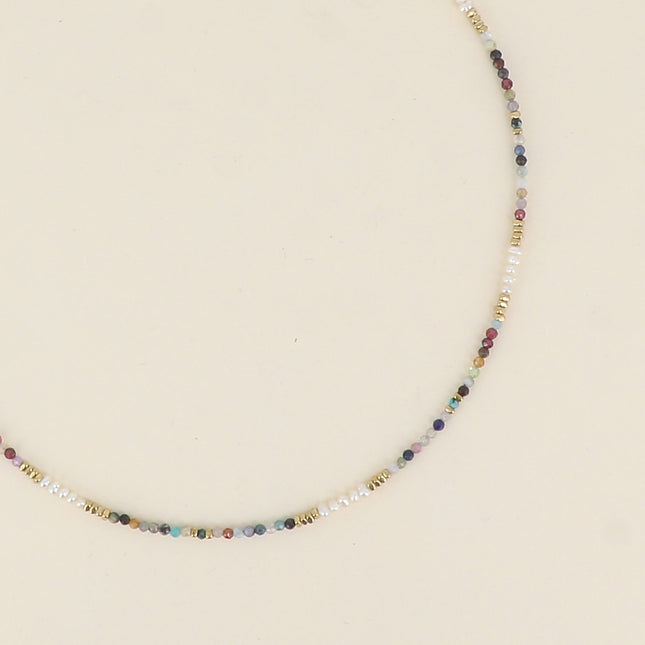 Collier sur fil - pierres naturelles, de petites perles d'eau douce et de perles en acier inoxydable