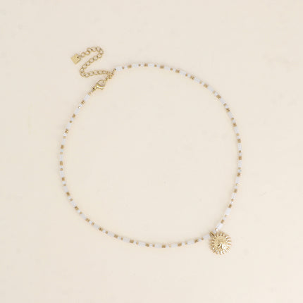 Collier Carlota - ras de cou, pierres naturelles et pendentif (crabe, lune, coeur, trèfle, fleur, soleil)