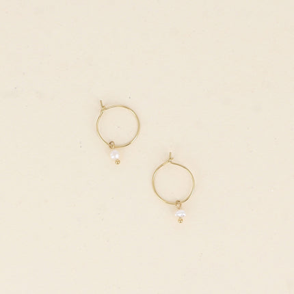 Créoles - petite perle d'eau douce pendante