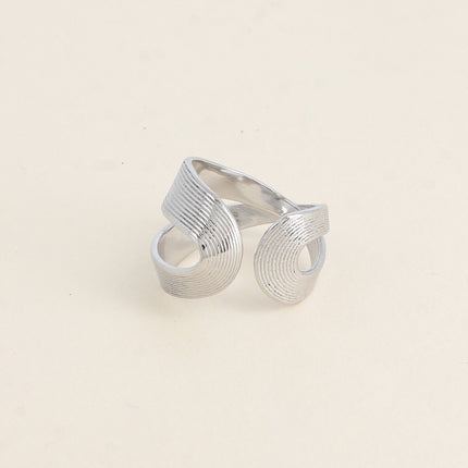 Bague ouverte - formes ajourées et striées