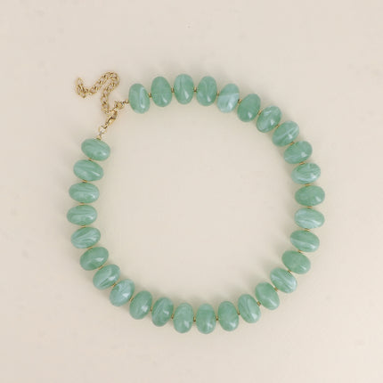 Collier - grosses perles de résine ovales