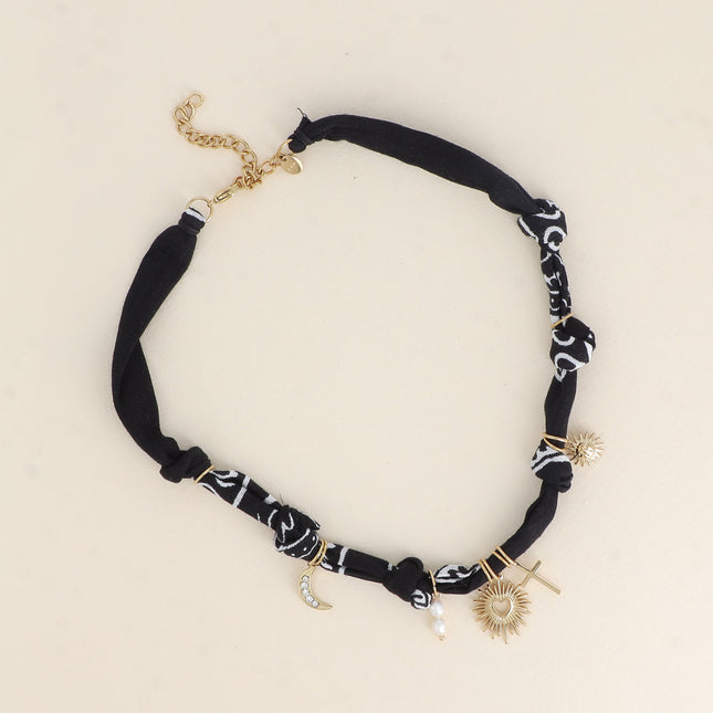Collier - ruban, tissu et breloques (soleil, coeur, lune avec oxydes de zirconium)