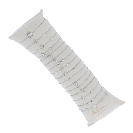 Set of 16 bracelets - average price of €3.90/piece