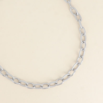 Louisa necklace - a chain with smooth and grooved oval rings