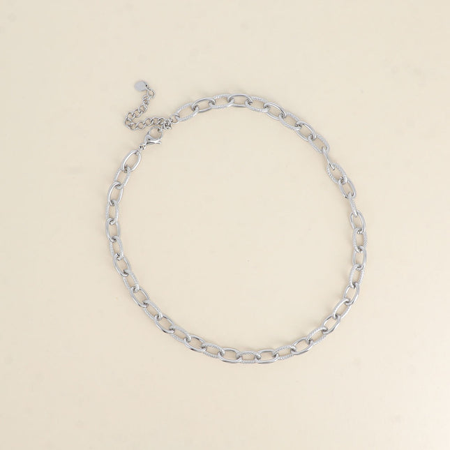 Louisa necklace - a chain with smooth and grooved oval rings