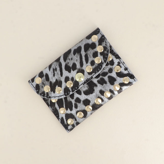 Pochette Rock Léopard - cloutée, véritable cuir de vachette, 1 compartiment