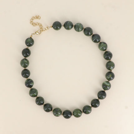 Collier sur câble - perles boules en résine