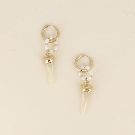 Créoles - perles d'eau douce et corne en résine