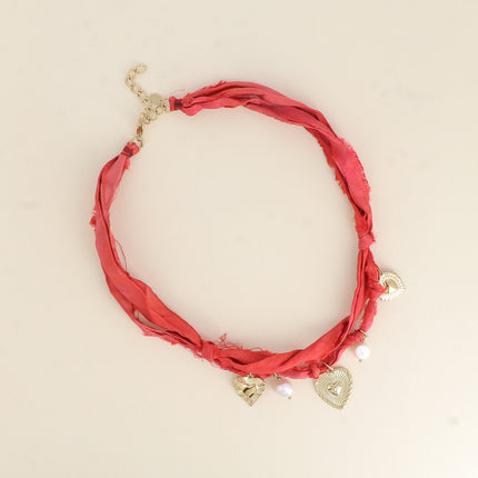Collier - ruban, perles d'eau douce et coeurs