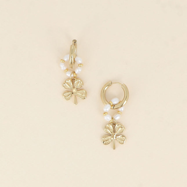 Créoles - anneau de perles d'eau douce et trèfle à 4 feuilles