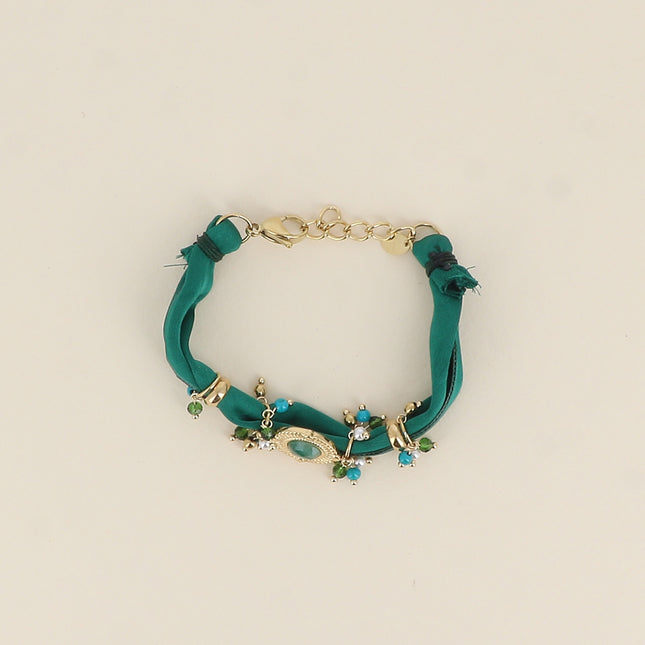 Bracelet - tissu, perles en résine et un pendentif ovale en pierre naturelle