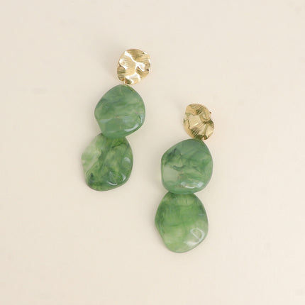 Boucles pendantes - pièce ondulée et texturée, 2 pièces en résine
