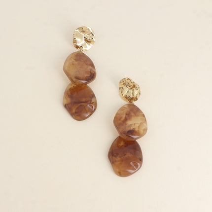 Boucles pendantes - pièce ondulée et texturée, 2 pièces en résine