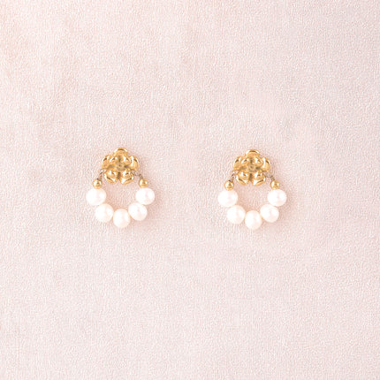 Boucles puces - fleur et perles d'eau douce