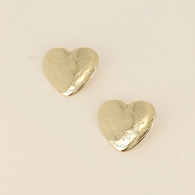 Luméa stud earrings - heart and engravings