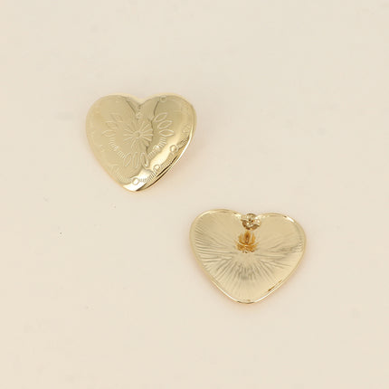 Luméa stud earrings - heart and engravings