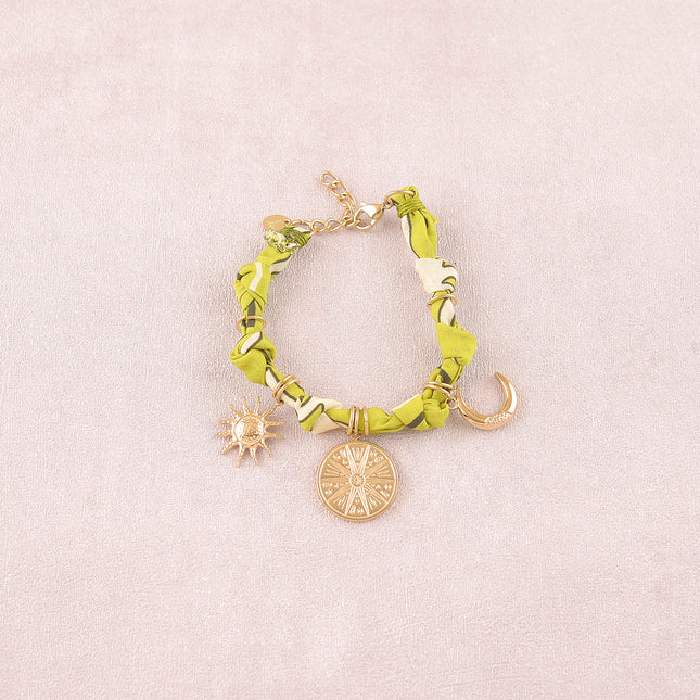 Bracelet - tissu, breloques (soleil, lune, étoile)