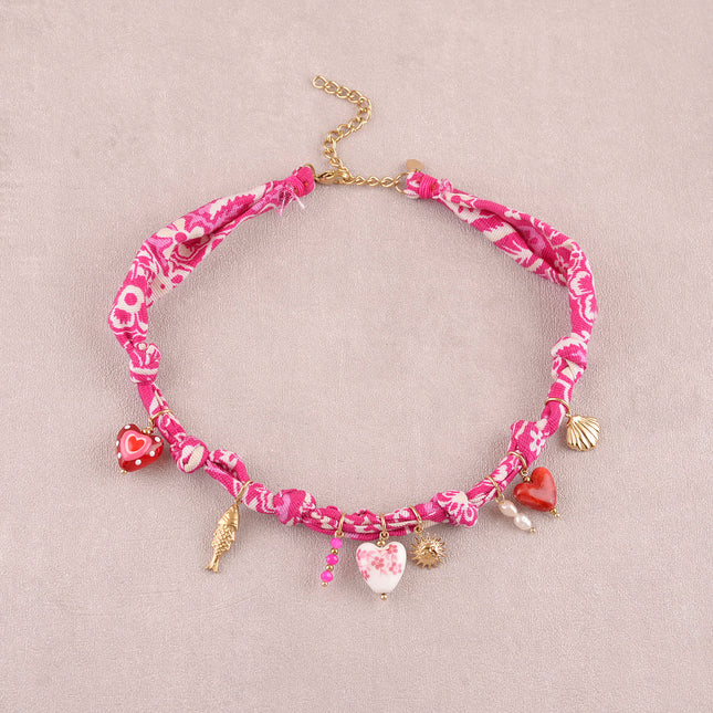 Collier Candice - ruban tissu, breloques (Céramique, poisson, coeurs, résine et perles d'eau douce)