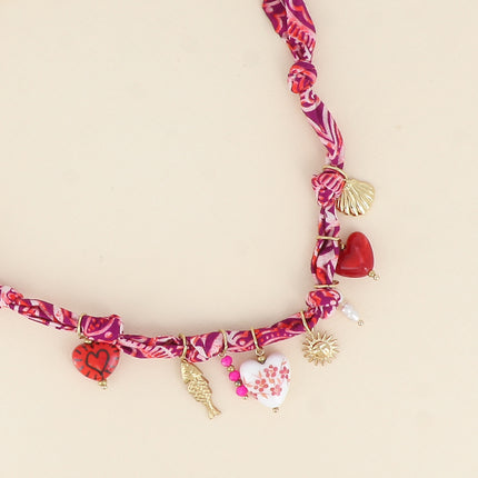 Collier Candice - ruban tissu, breloques (Céramique, poisson, coeurs, résine et perles d'eau douce)