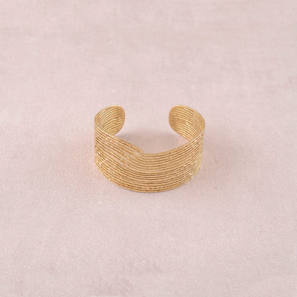 Cuff - wave, openwork lines