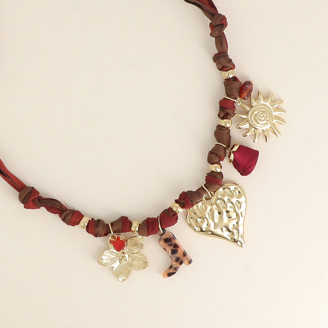 Collier Néor - fleur, pierre naturelle, coeur, soleil, rose ruban, botte en résine