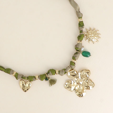 Collier Orin - coeur, fleur, soleil, pompon, perle et perle d'eau douce