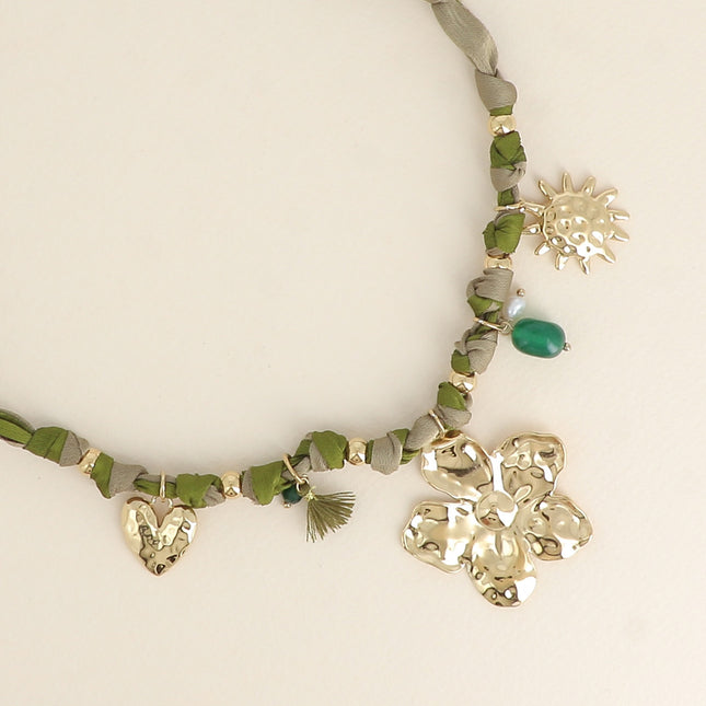 Collier Orin - coeur, fleur, soleil, pompon, perle et perle d'eau douce