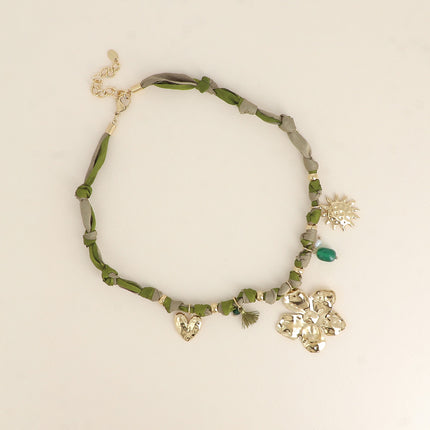 Collier Orin - coeur, fleur, soleil, pompon, perle et perle d'eau douce