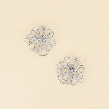 Stud earrings - openwork flower