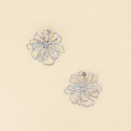 Stud earrings - openwork flower