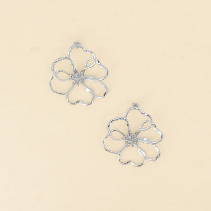 Vaelys stud earrings - openwork flower 53 x 55 mm