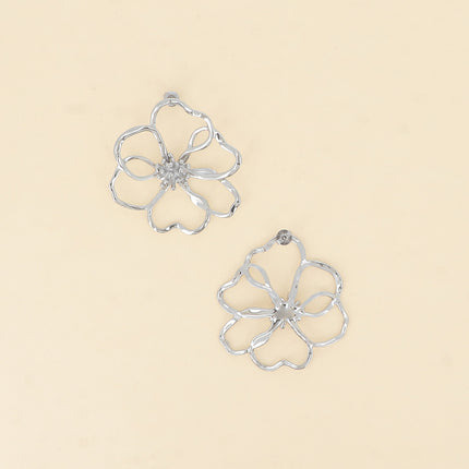Vaelys stud earrings - openwork flower 53 x 55 mm