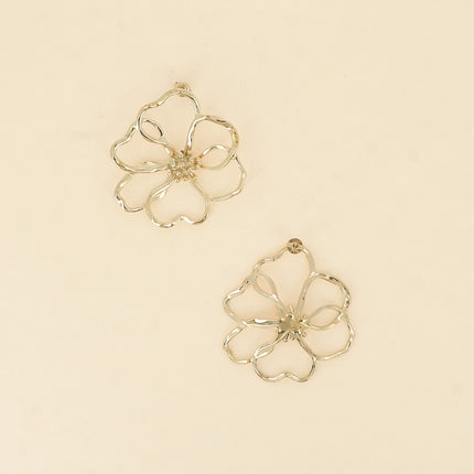 Vaelys stud earrings - openwork flower 53 x 55 mm