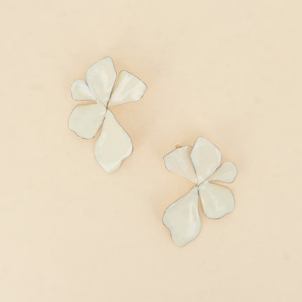 Elya stud earrings - enamelled foliage