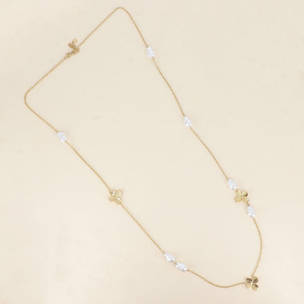 Sautoir - pendentifs fleurs et perles de résine