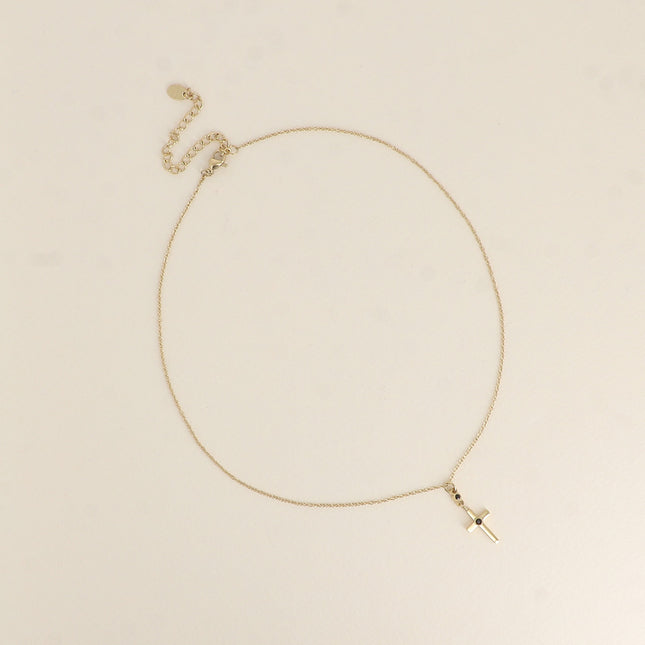 Collier - croix religieuse et d'un cristal