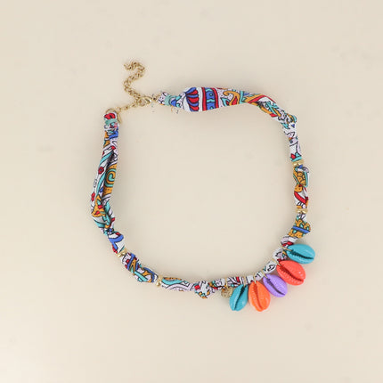Collier - tissu ruban, cauri en émail coloré