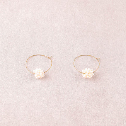 Créoles - boule de petites perles d'eau douce
