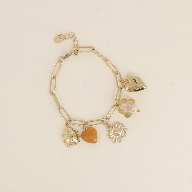 Bracelet - coccinelle, fleur en résine, coeur perlé, fleur, coeur aux fleurs gravées
