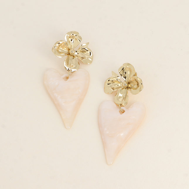 Boucles pendantes - fleur et coeur en résine