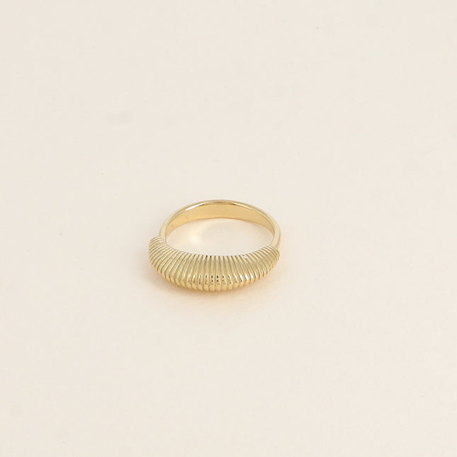 Ring - flat, domed, grooved piece