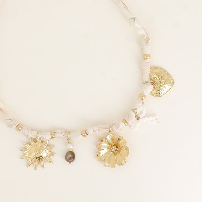 Collier - tissu ruban, soleil, fleur, coeur, noeud perlé