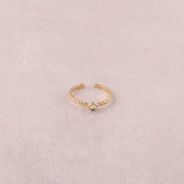 Bague fine Lydia - effet tressé et petite pierre naturelle