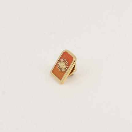 Pin's - Oeil sur fond d'émail