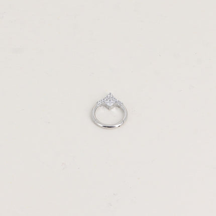 Piercing en titane - anneau clicker 8mm avec cristaux