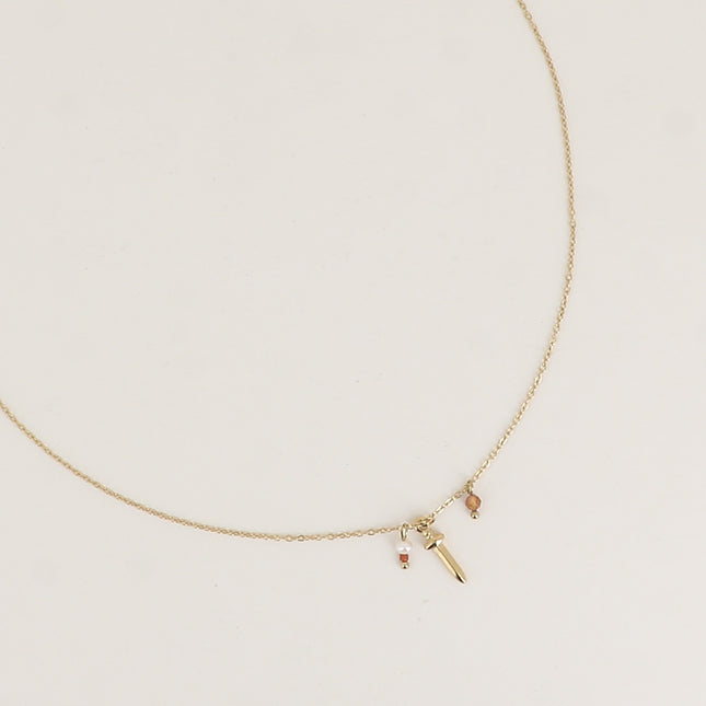 Collier - pendentif en forme d'épée, perle d'eau douce, pierre naturelle
