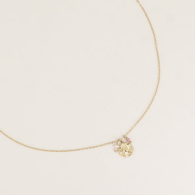Collier - fleur texturée, petite perle d'eau douce et pierre naturelle